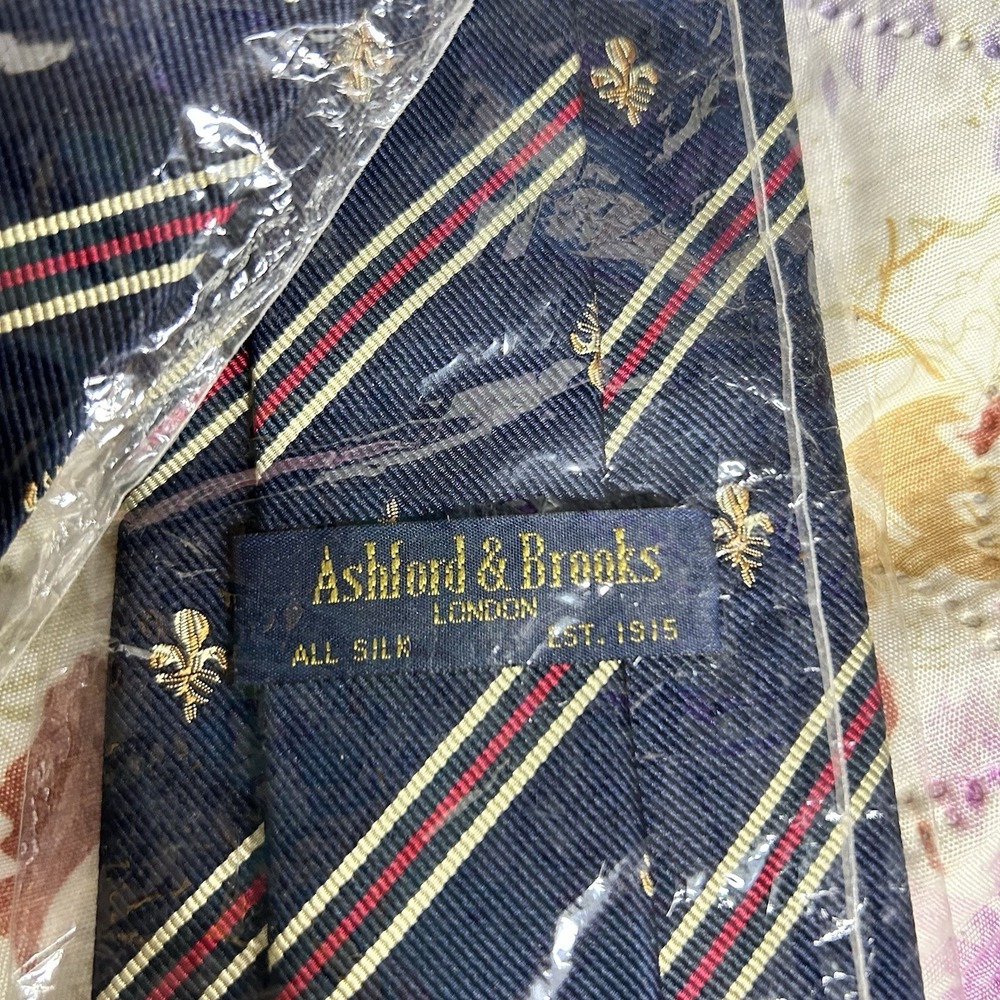 Ashford & Brooks All Silk  NWT Men's Tie